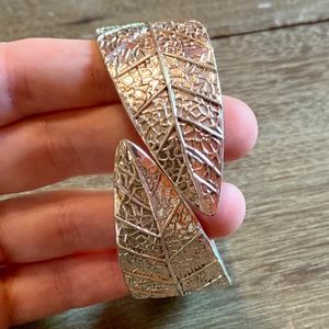 🌸3 for $10🌸 Leaf Pattern Spring Back Bracelet